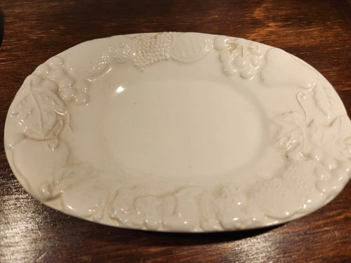 Gibson Elite White Fruit Gravy Boat Under Plate/relish dish  8 3/4"exc