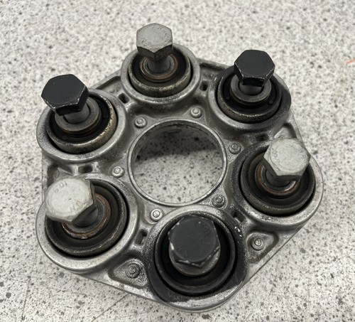 BMW F11 520D, Gelenkscheibe, 26117610061