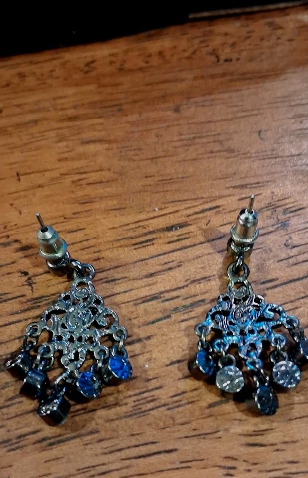 Victorian Blue Faceted Crystal Art Nouveau Silver Scroll Chandelier Earrings - Image 3 of 3