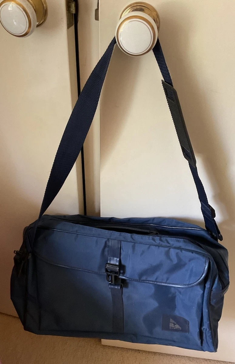 QANTAS Airline Bag From 198Os 28x15 Cm Approx Shoulder Strap,Handle See Photos