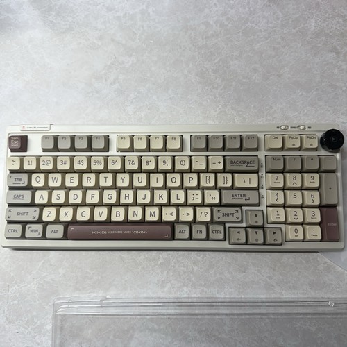 EPOMAKER RT100 97 Keys Gasket BT5.0/2.4G/USB-C Mechanical Keyboard - Picture 4 of 13