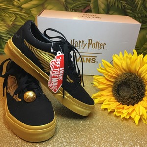 vans x harry potter old skool golden snitch skate shoe