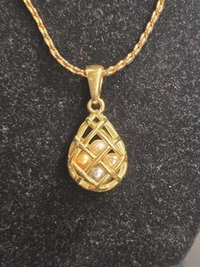 Authentic Vintage Joan Rivers Pearl Cage Pendant Gold-Plated Teardrop 4 Pearls - 