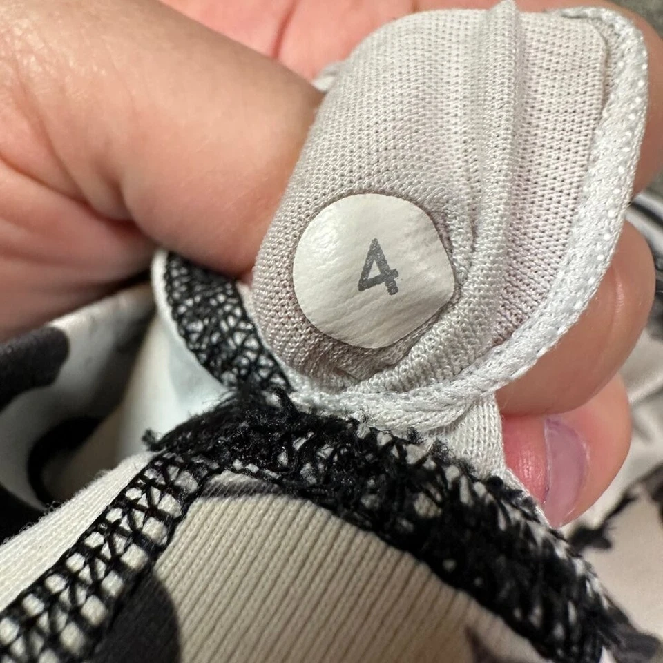 Lululemon Flow Y Bra IV Brisk Bloom Black White Floral Sports Bra Size 4 - Image 3 of 3