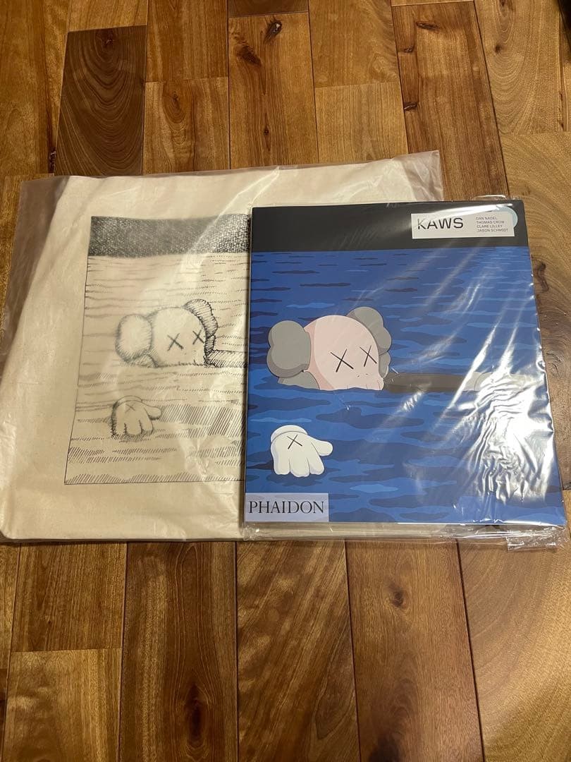 UNIQLO • KAWS ARTBOOK with TOTE BAG UNIQLO KAWS Art Book with Tote | eBay