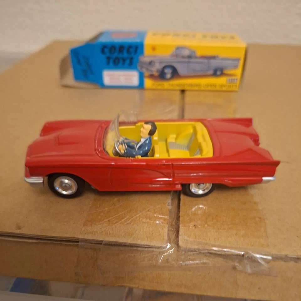 Corgi Toys 215S reedición Ford Thunderbird-Open Sports. (4) Foto 2 de 4