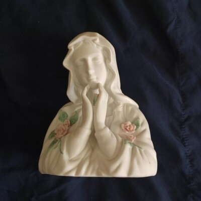 7'' Tall Touch Of Rose By Roman Virgin Mary Praying With Rose Music Box