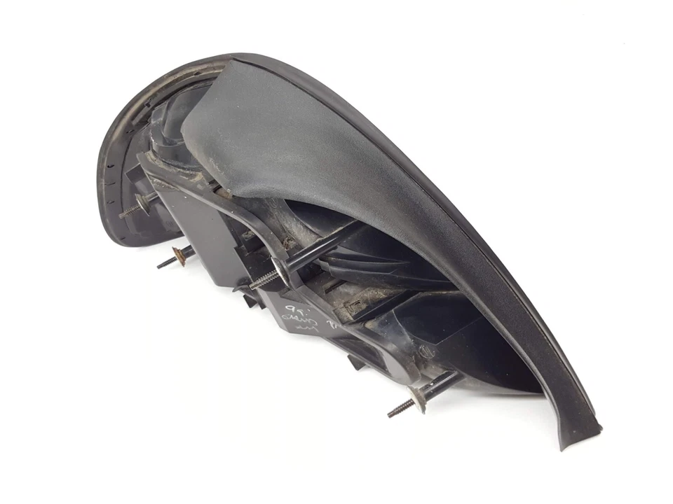 1999-2005 PONTIAC GRAND AM Rear Brake Tail Light PASSENGER SIDE OEM - Image 4 of 4