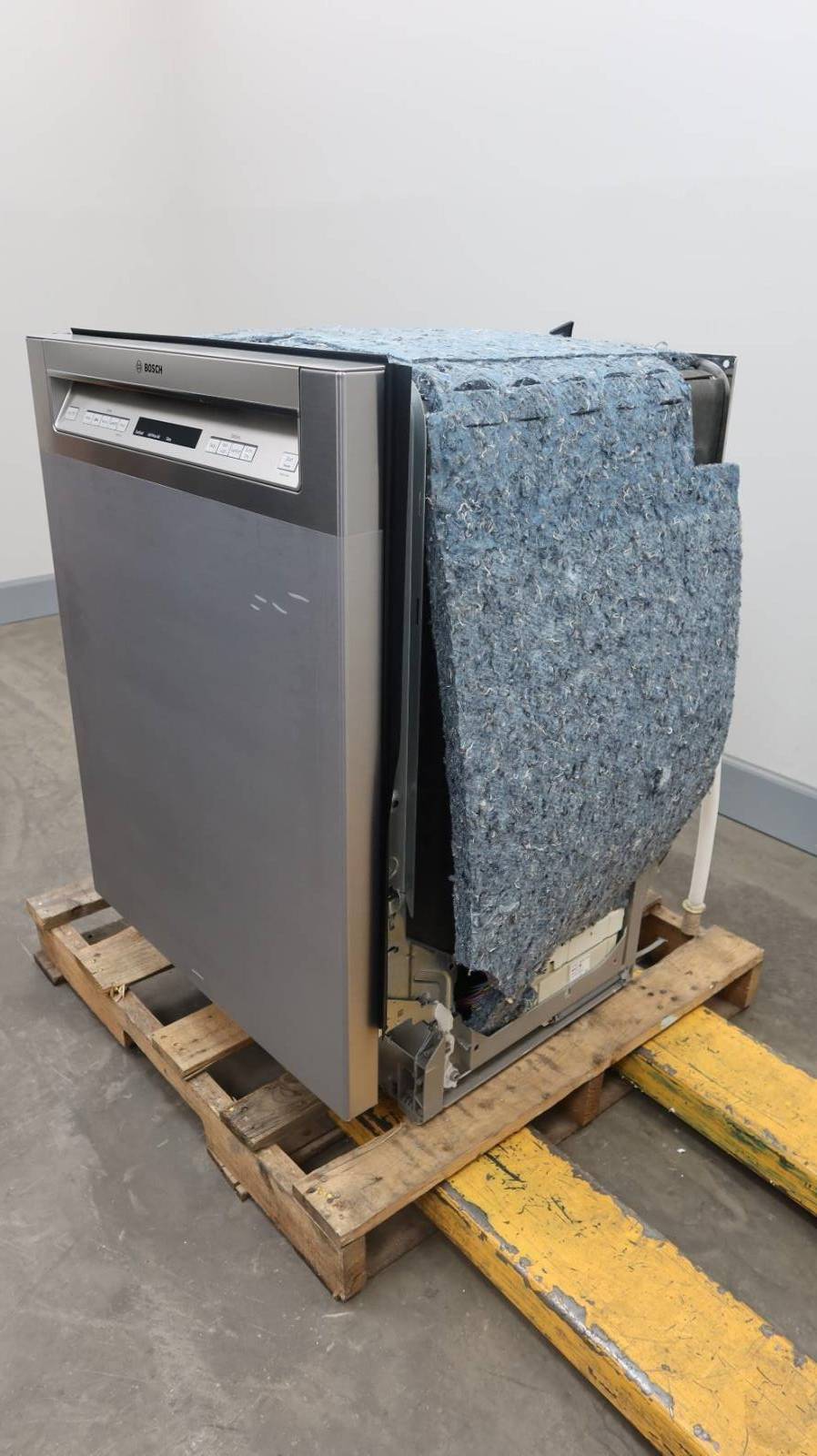 Bosch 24" SS 44 dbA Infolight Full Console 300 Series Dishwasher SHEM63W55N eBay