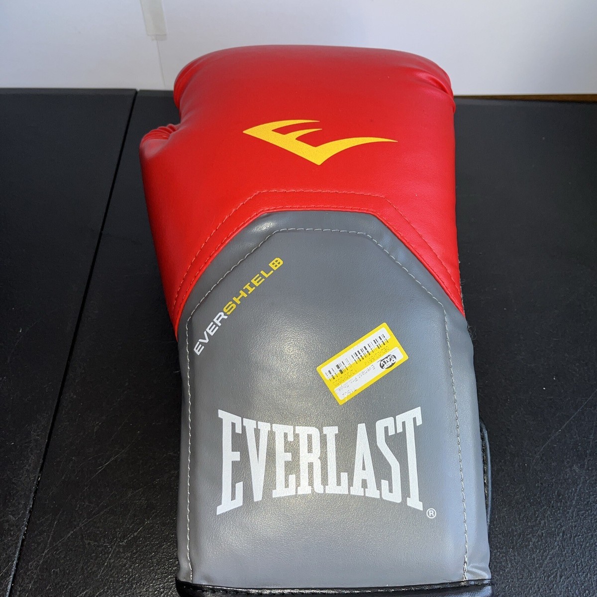 ＥＶＥＲＬＡＳＴ ＰＲＯ　14oz Everlast Pro Style Boxing Glove, Male, 14oz Black - Walmart.com