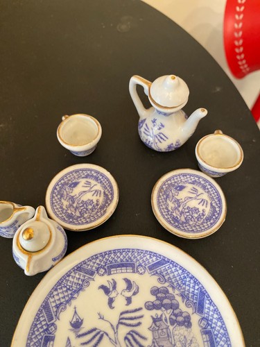 Miniature Blue Willow Tea Set - Porcelain - Picture 6 of 15