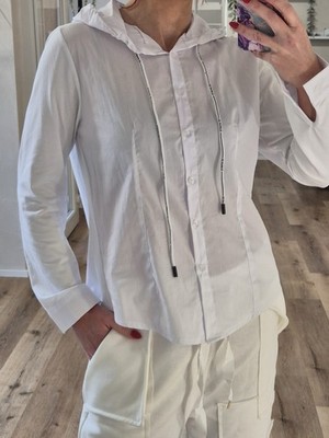 Weiße Basic Bluse Geknöpft mit Kapuze Tailliert KE Sports in versch. Größen (D4)