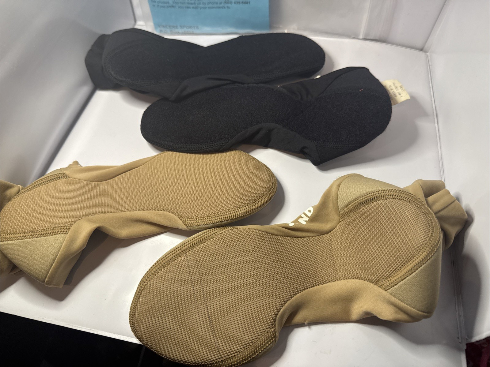 Vincere SAND SOCKS 1 Black 1 Tan Beach Volleyball Sand Soccer Water Sports SMALL