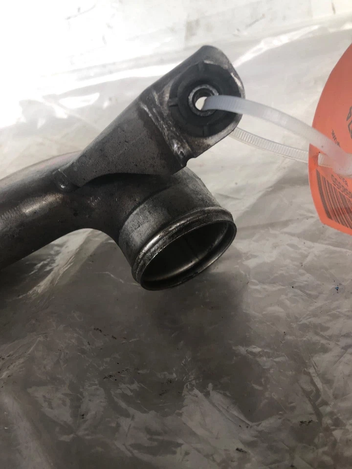 Volkswagen Golf GTI 2002 turbo intercooler tubo de presión inferior P/N 06A 145 894 C Foto 4 de 4