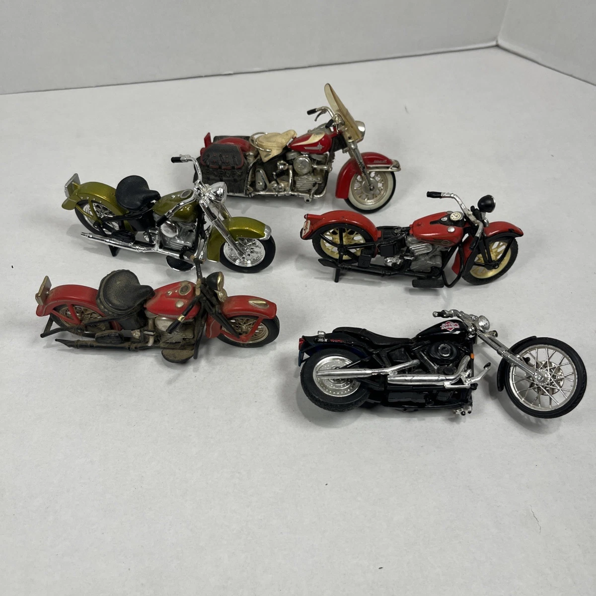 Miniature Harley-Davidson Rouge 1:64 - Occasion, état Moyen, Sans Marque Spécifique