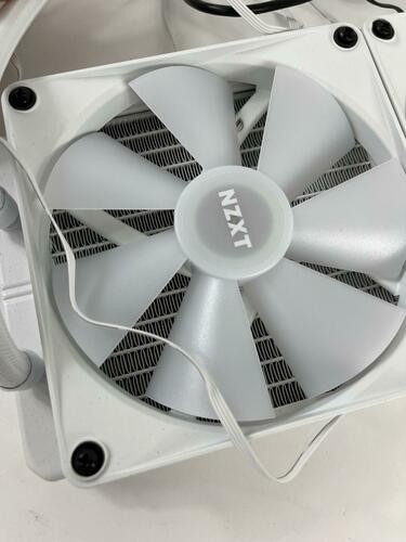 NZXT Kraken Elite 280 RGB - 280mm AIO CPU Liquid Cooler(NO POWER) - Afbeelding 3 van 6