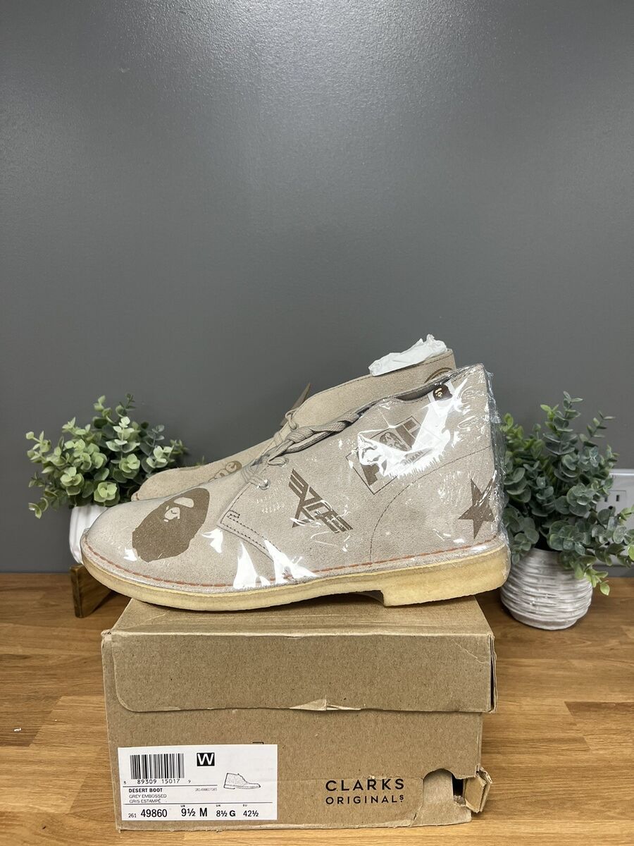 AUTHENTIC A BATHING APE BAPE x CLARKS DESERT BOOTS BEIGE NEW AUTHENTIC A BATHING APE BAPE x CLARKS DESERT BOOTS BEIGE NEW