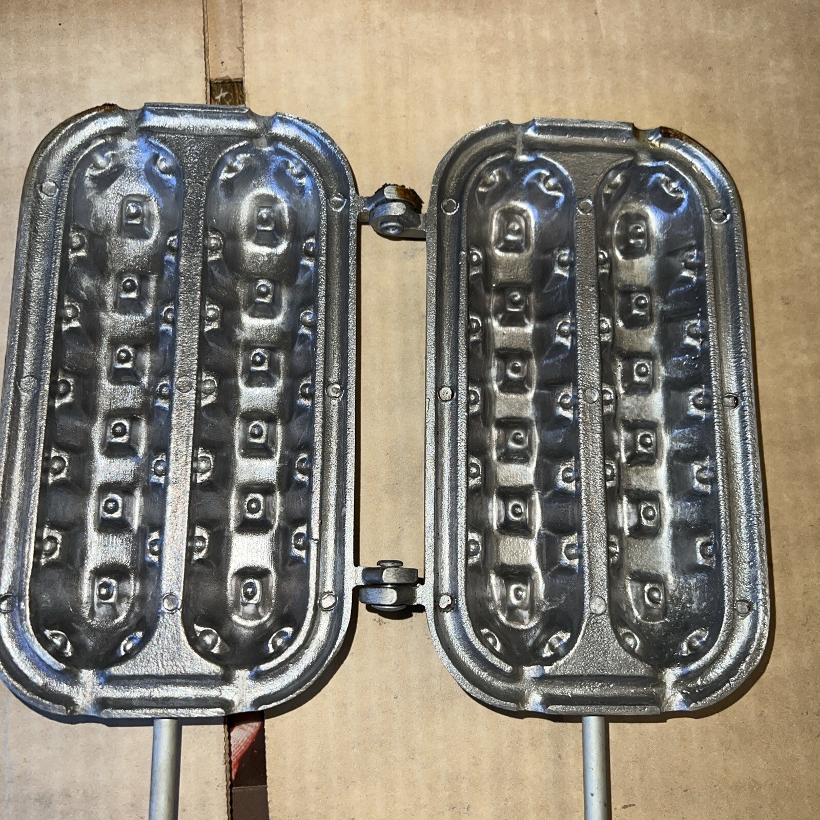 VTG WAFFLE DOG IRON Battered Hot Dog Corn Dog on a Stick Cooker/Maker