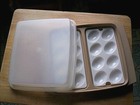 Vintage Tupperware 4 Piece Deviled Egg Tray Deviled Egg Keeper Tan Base — photo 1