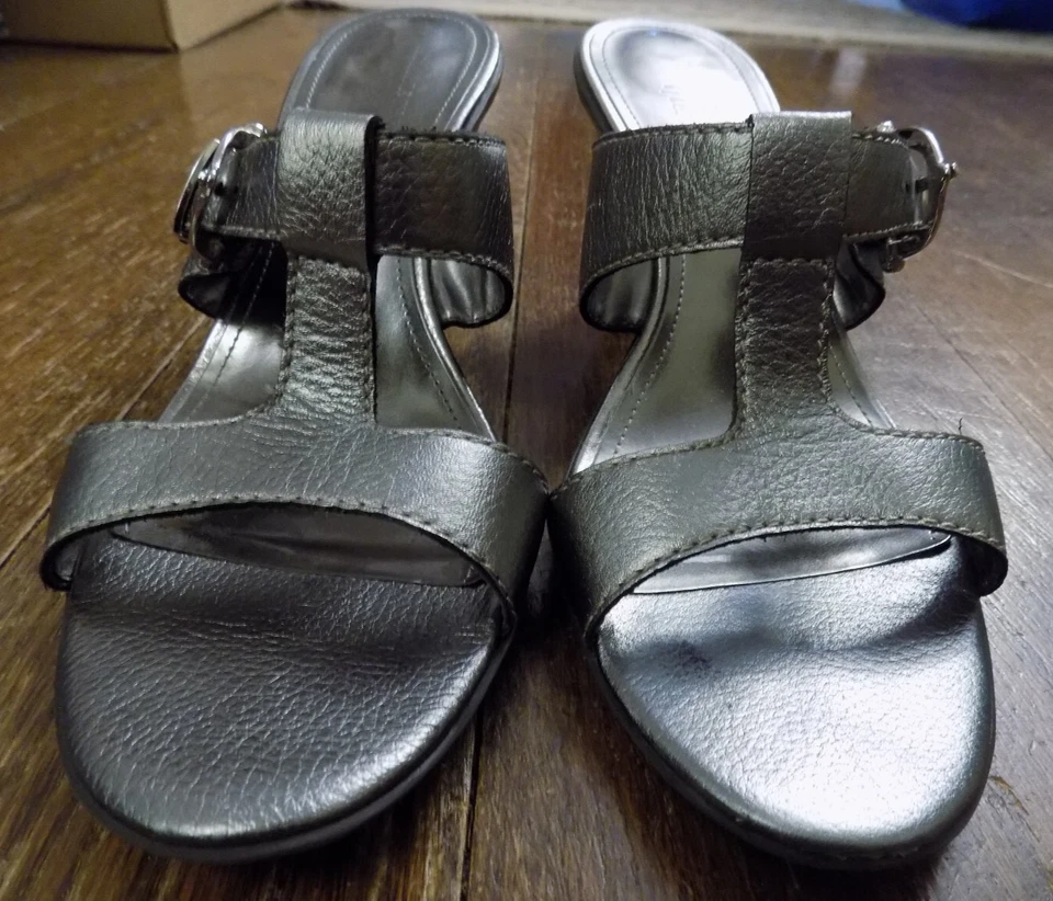 AK ANNE KLEIN iFlex Metálico Guijarro Plata Hebilla 3" Tacones Deslizables Sandalias talla 10 Foto 3 de 4