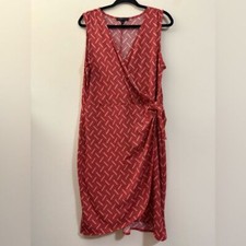 Banana Republic Faux Wrap Strapless Knee Length Dress in red, black, white - L
