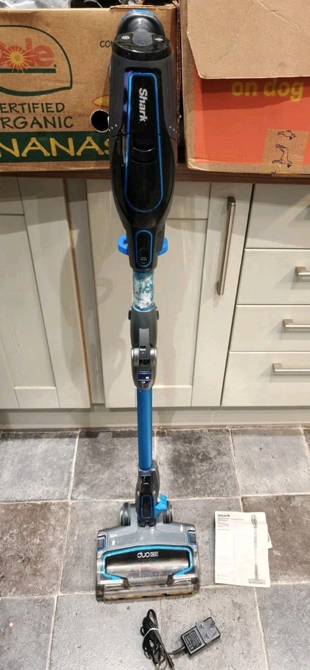 Shark DuoClean Pet Vacuum Cleaner IF200UKT 31 Handheld Working with Wand & Head - Image 2 of 4