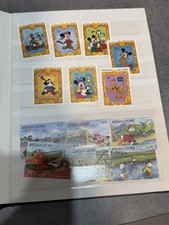 timbres thématiques Disney. 300 timbres superbe.