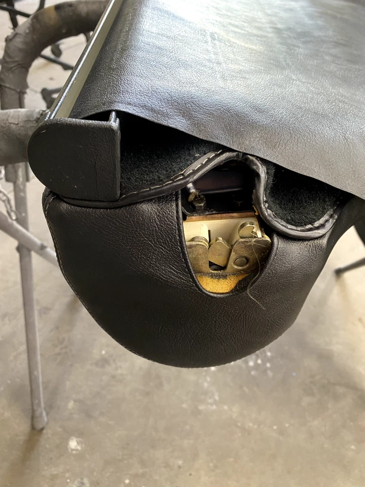 Porsche 924S 1986 puerta trasera/baúl cubierta de carga tercer respaldo asiento superior cojín Foto 3 de 4