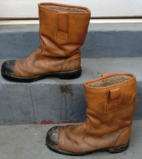 mens RIGGER work boots size 10 brown leather safety steel toe cap