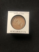 New TIGI Cosmetics Creme Concealer Medium Creme to Powder Finish 0.06 oz 