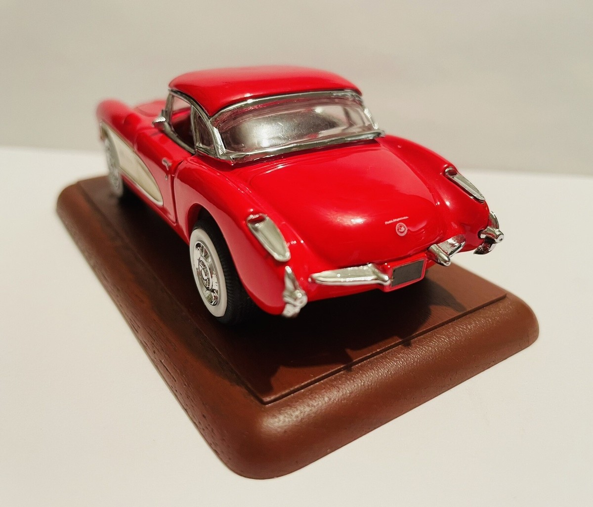 FRANKLIN MINT 1957 CHEVY CORVETTE - Precision Models - 1:24- NEW