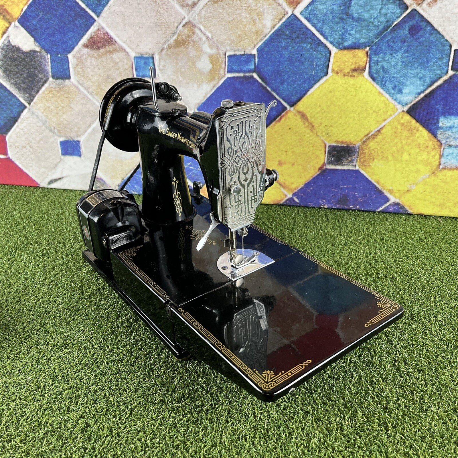 VINTAGE SINGER 221K FEATHERWEIGHT SEWING MACHINE * SPARES / REPAIRS