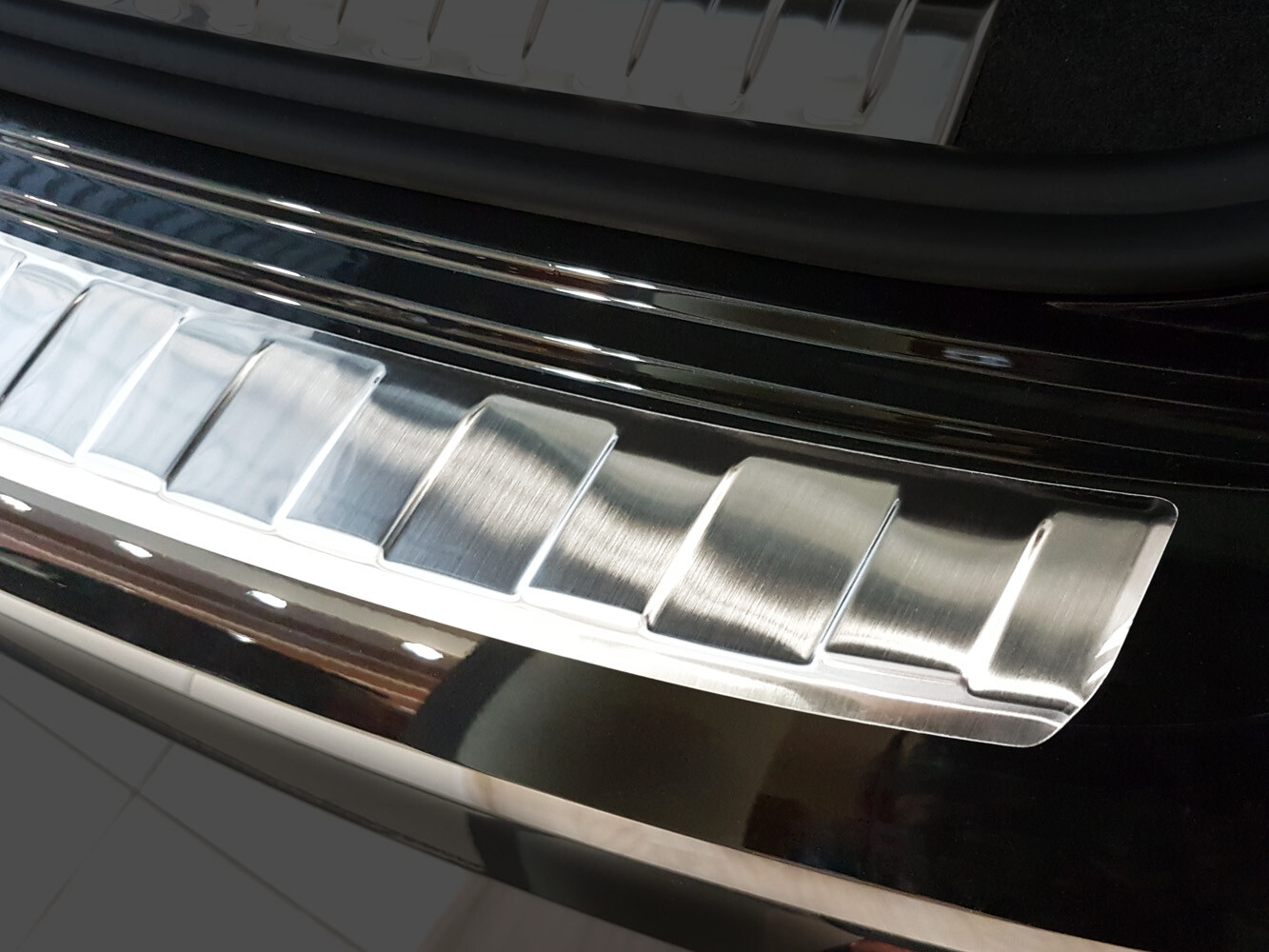 per AUDI Q3 II 2018+ PROTEZIONE POSTERIORE PARAURTI SPAZZOLATO