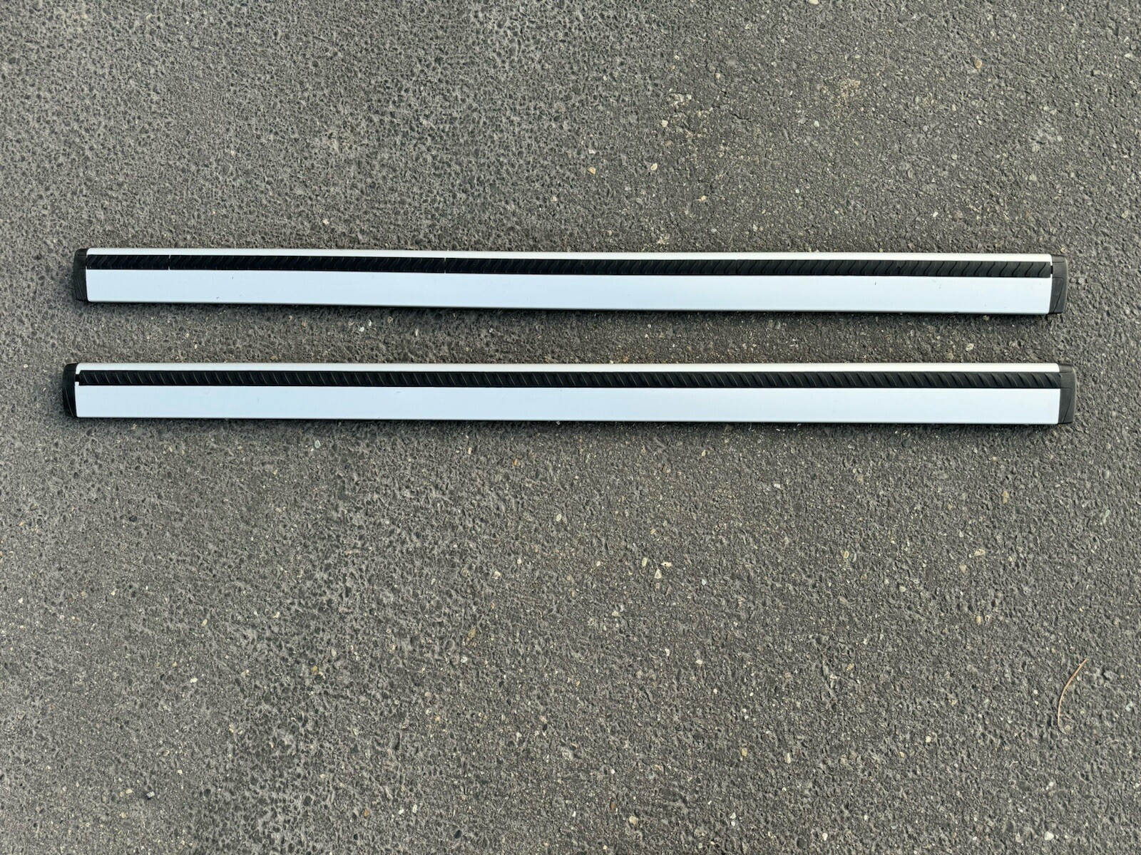 2x Thule Aero Blade ARB53 Roof Rack Cross Bars 53” Great Condition