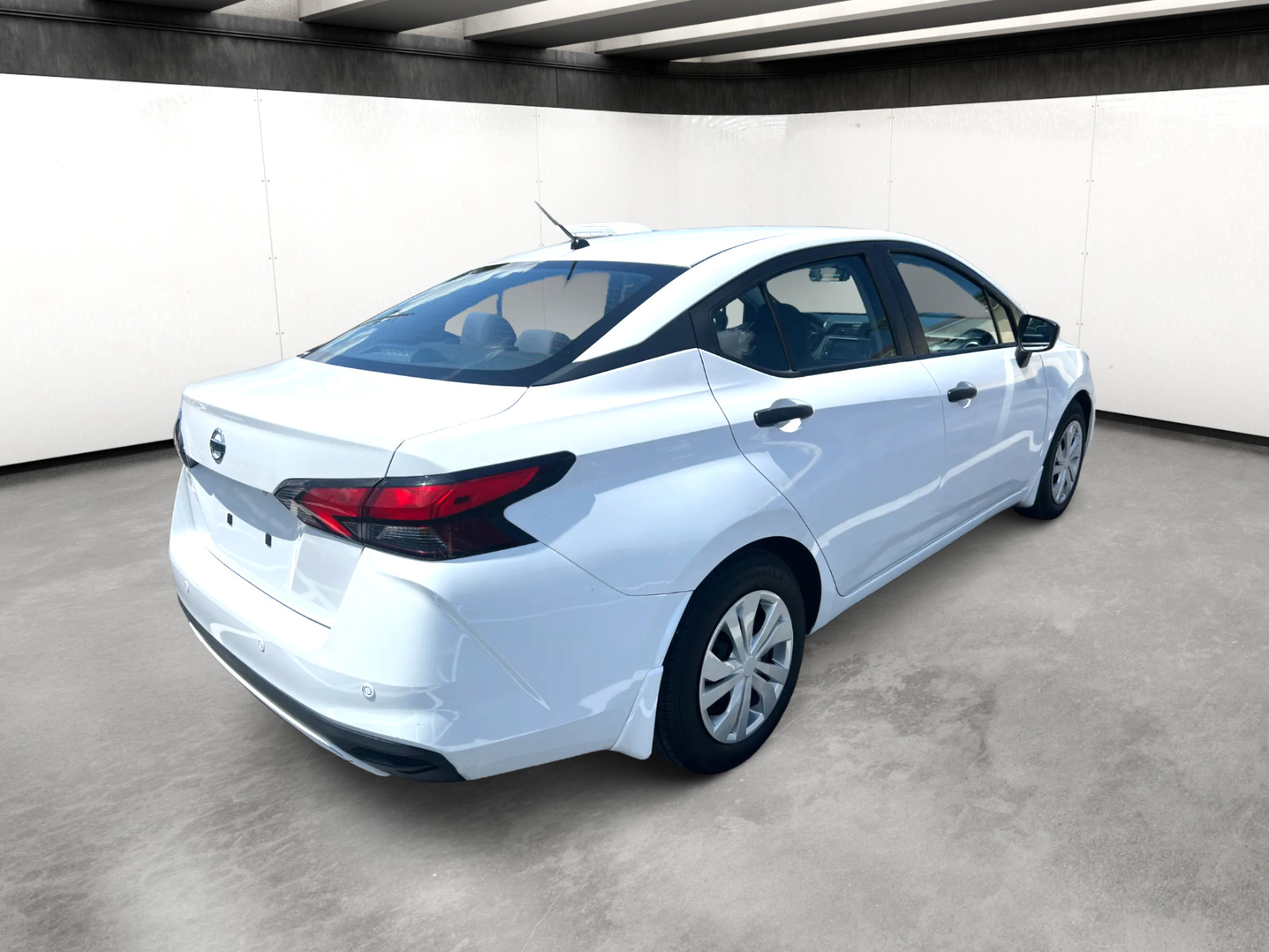 Nissan Versa - Image 7