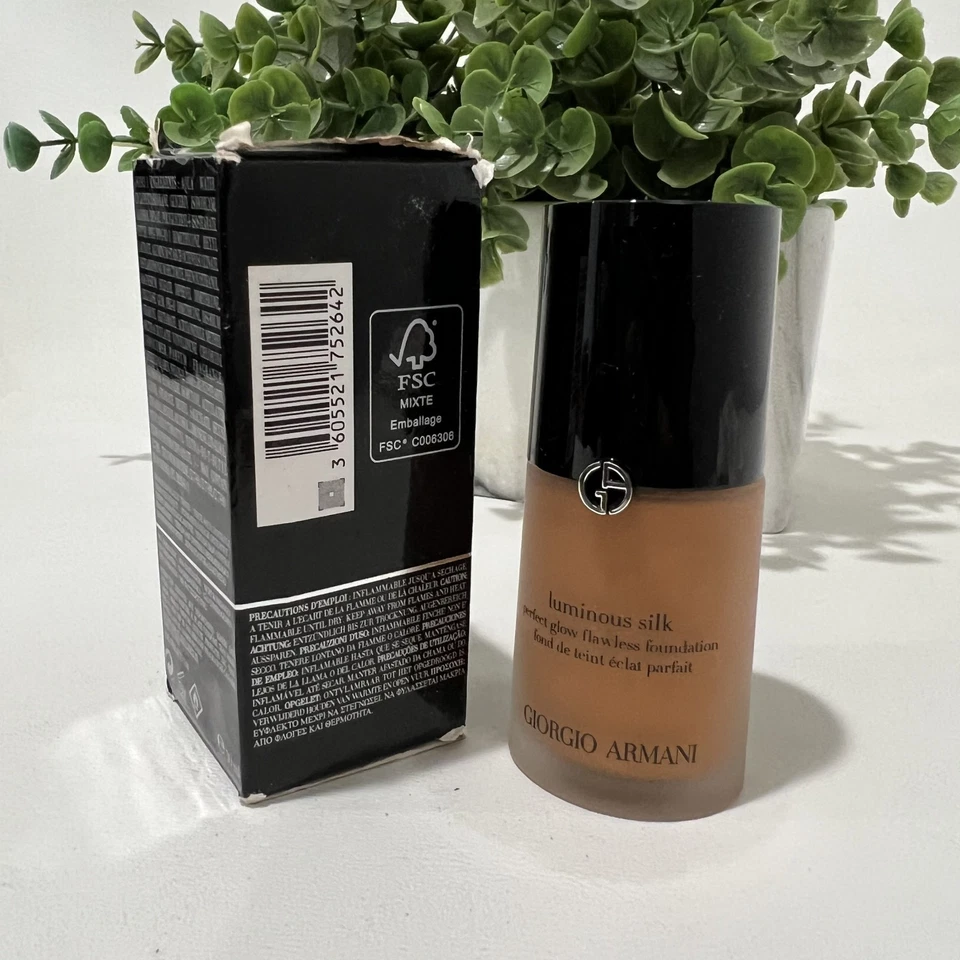 Giorgio Armani Luminous Silk Perfect Glow Flawless Foundation -8.5- 30ml/1fl.oz - Image 3 of 4