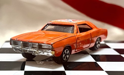 GENERAL LEE - DUKES OF HAZARD - 1969 CHARGER - BY ERTL -1:64 - Die Cast USA- - Picture 4 of 7