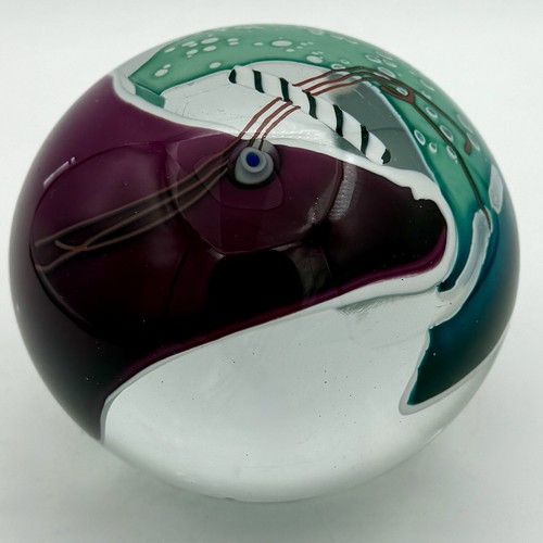 James R Wilbat Signed Modern Art Glass Round Paperweight - Picture 4 of 5