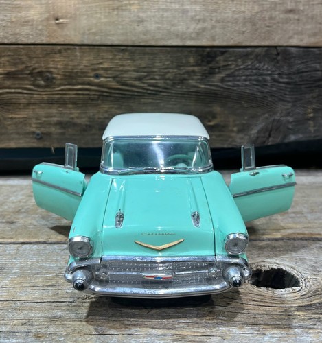 ERTL, American Muscle, 1957 Chevy Bel Air, 1:18 Scale, Diecast, In Box - Picture 4 of 10