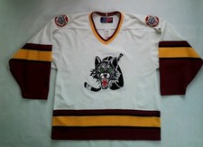 VINTAGE SP MADE IN CANADA CHICAGO WOLVES HOCKEY JERSEY IN SIZE M