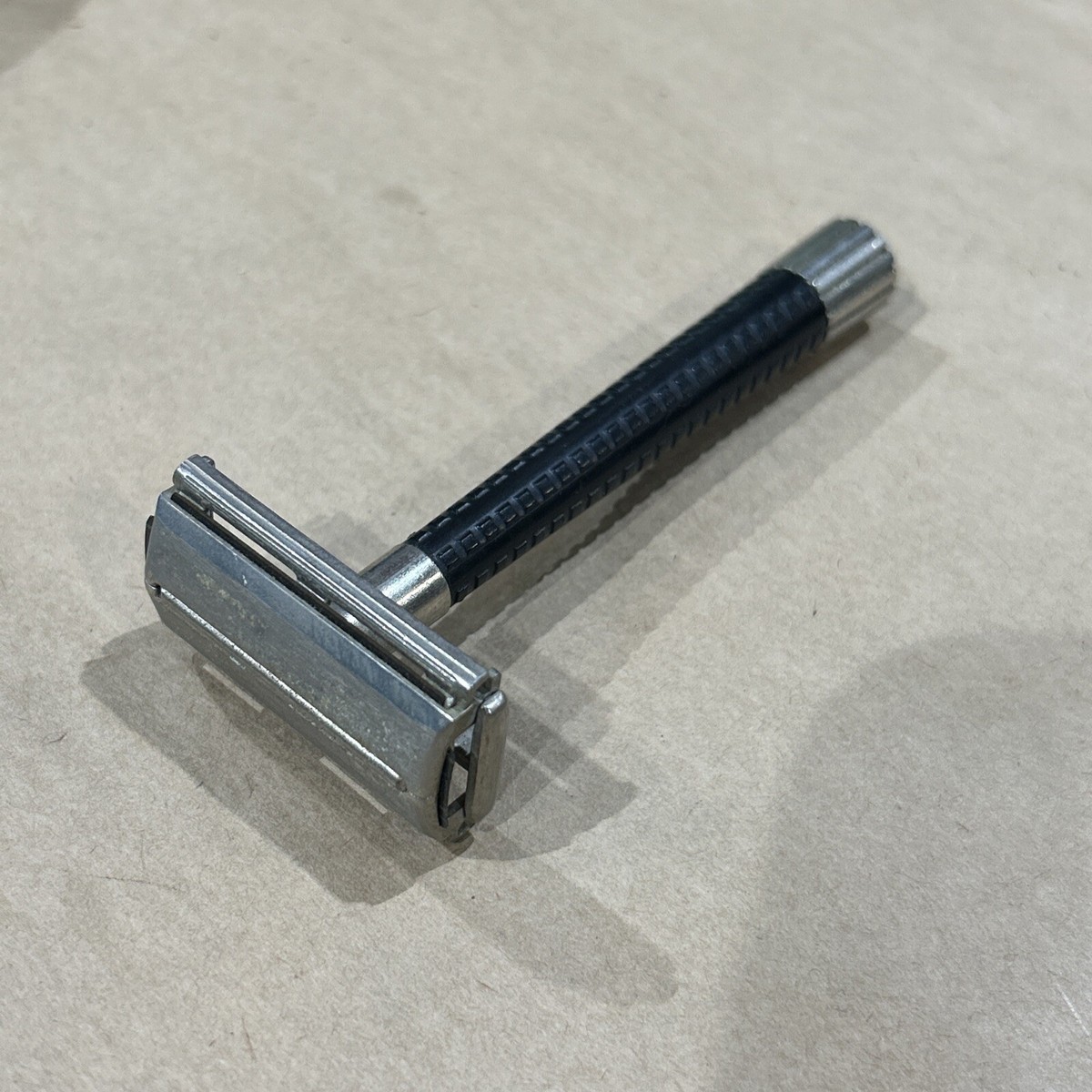 Vintage Schick Krona Twist to Open Safety Razor | eBay