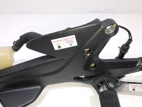 Estribo Reposapiés Pedal Derecho HONDA CBF 1000F 2010 2013 - Imagen 9 de 18