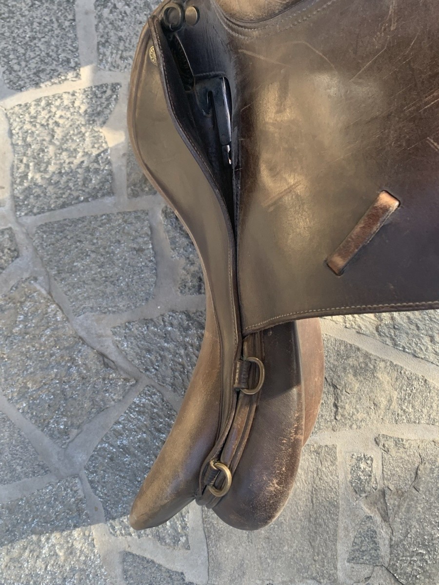 Vintage Collegiate RD English Saddle 17” Made in England Brown
