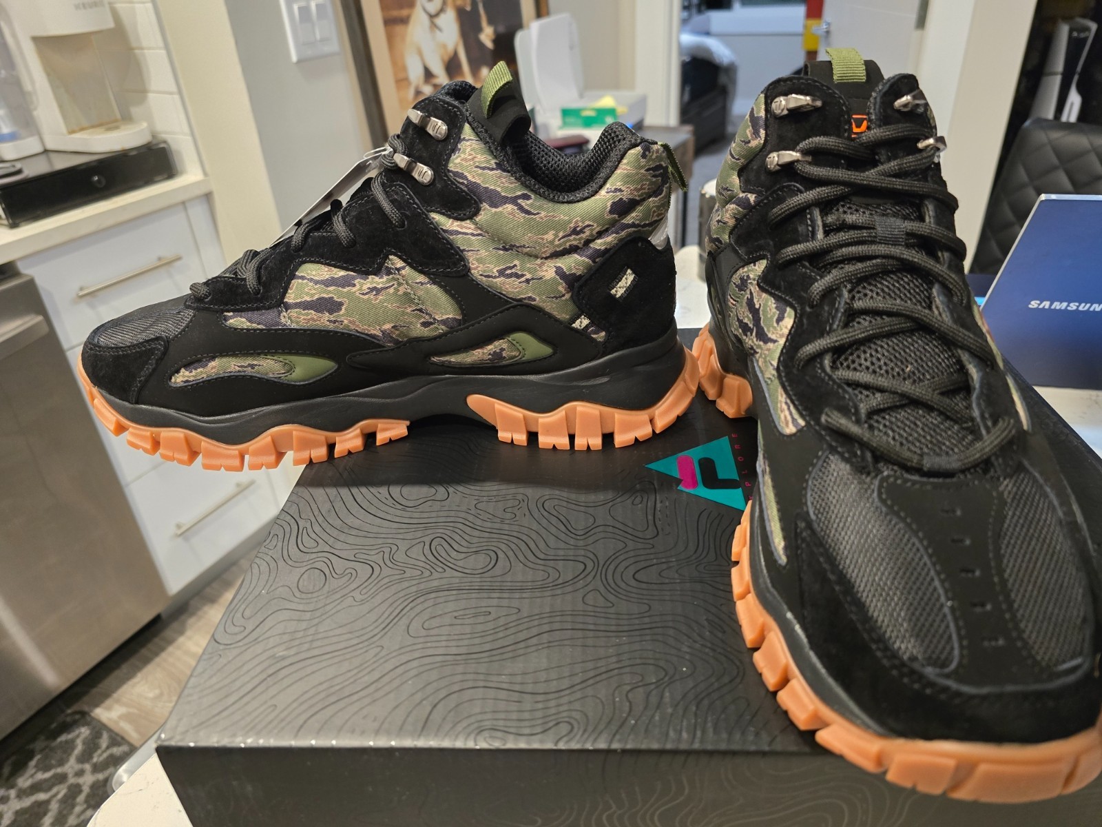 FILA - Men's Ray Tracer TR 2 Mid Top Shoes 1RM01882 962 Boot Camo RARE Size 10 image 3