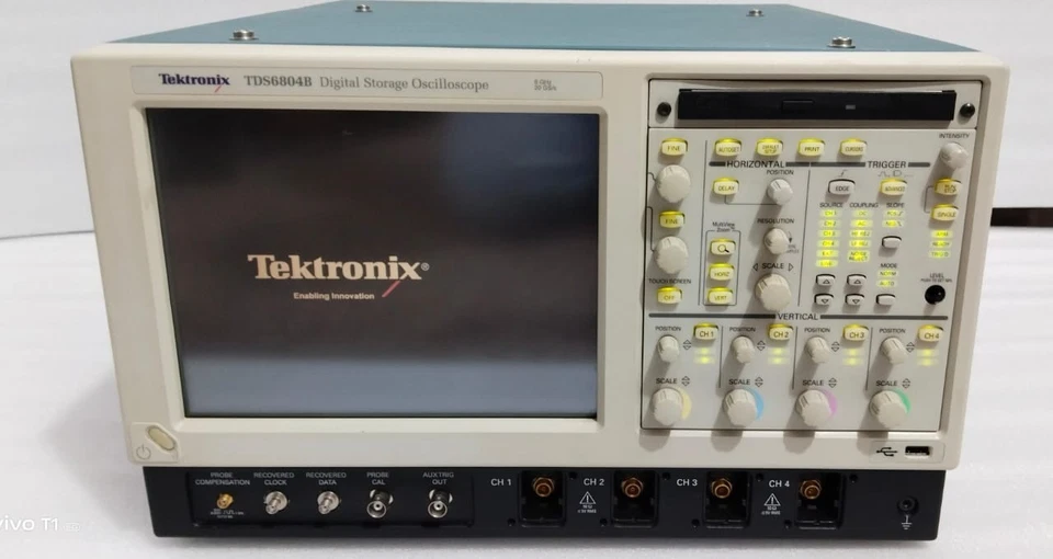 TEKTRONIX - TDS6804B - DIGITAL STORAGE OSCILLOSCOPE- 8 GHz - FOR SPARES - Image 2 of 4