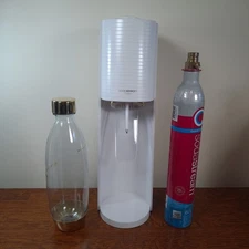 SodaStream Terra White Soda Stream Machine With 1 Co2 Cylinder & Bottle