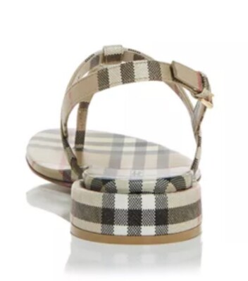 サンダル・ミュール BURBERRY CHECK THONG SANDALS Burberry Check print leather thong sandals | The Fashion Square