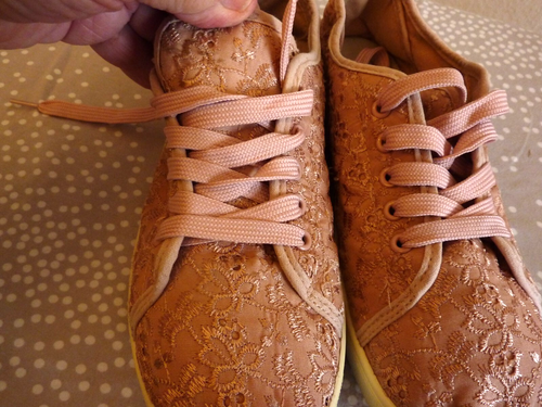 ........" Anna Field " Gr. 39 verspielte Freizeitschuhe - rosa - bestickt