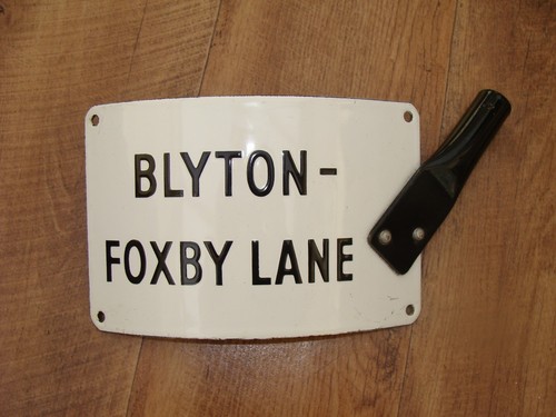 Vintage y.e.b electricity grid, Enamel Post Sign "Blyton - Foxby lane" - 第 1/6 張圖片