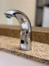 New Chicago Faucet 116.202.Ab.1T Hytronic With Infrared Sensor, Ships Free